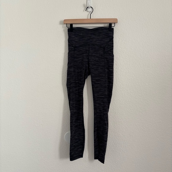 lululemon athletica Pants - Lululemon Women's Size 4 Black/Gray Pocket Leggings